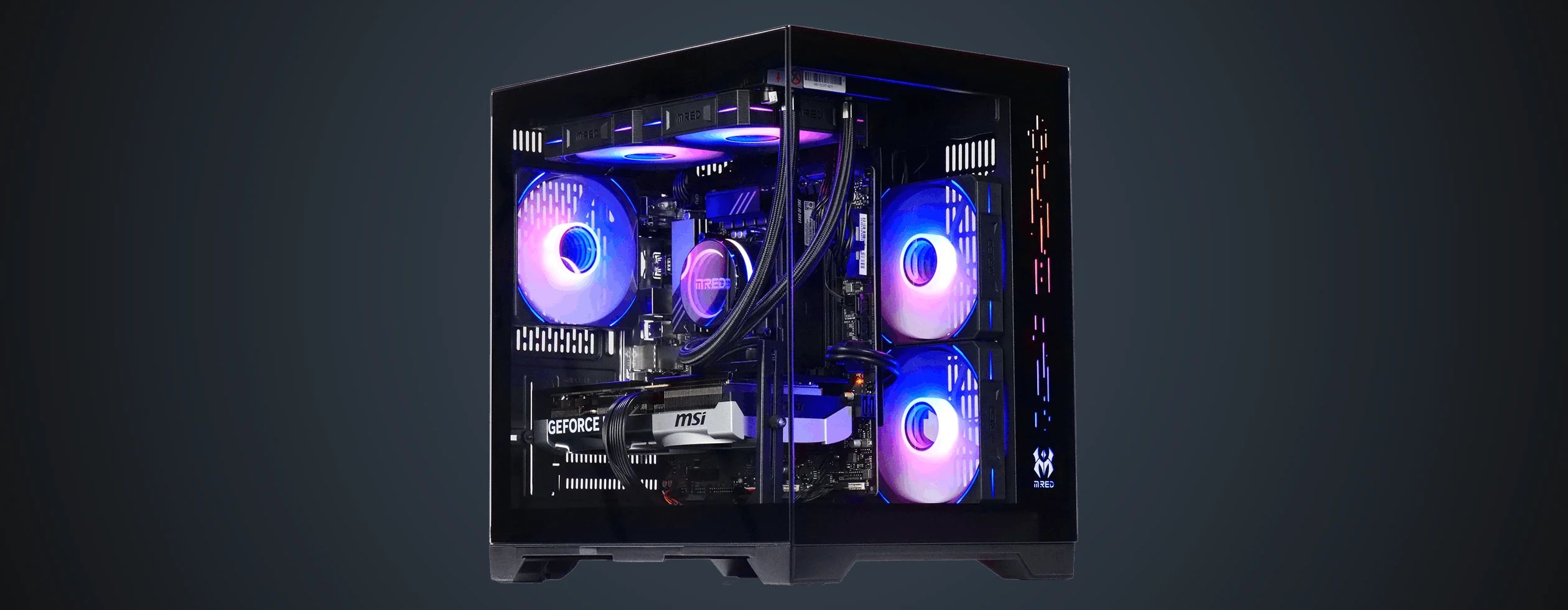 PC Gamer M.RED CBT077-03 de trois quarts, panneaux vitrés et éclairage ARGB bleu