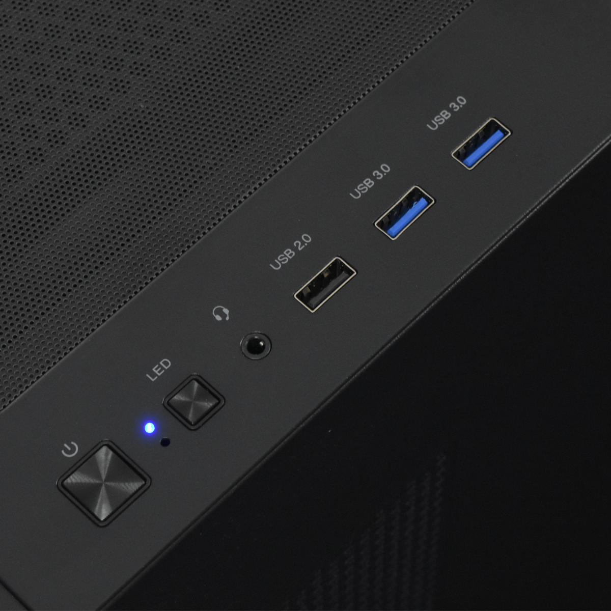 PC Gamer M.RED CBT082-03 : connectique du dessus du boîtier